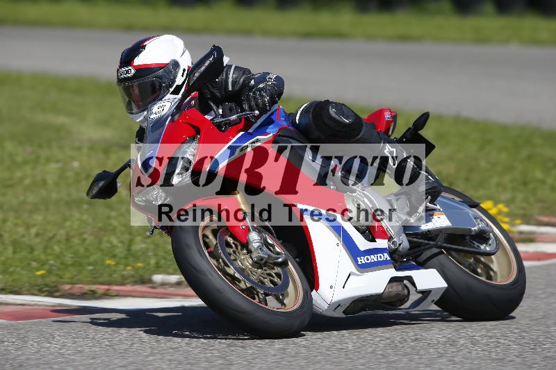 /Archiv-2024/29 12.06.2024 MOTO.CH Track Day ADR/Gruppe gelb/backside